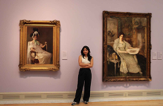 Art History major Sophia Kim '24 at the Chrysler Museum of Art