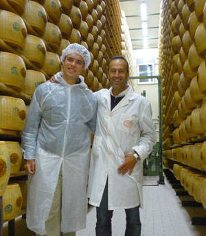 David with Nicola Bertinelli at the Bertinelli Dairy (Parma, Italy)