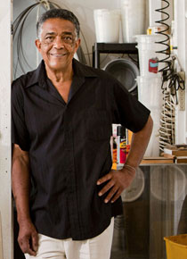 Fred Eversley in his Venice, Calif., studio, 2011. (Photo courtesy of the artist and Venice magazine)