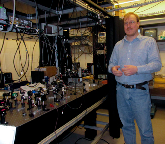 Eugeniy E. Mikhailov, assistant professor of physics at William & Mary, explains to the media his lab’s role in quantum noise suppression to increase the sensitivity of the LIGO apparatus.