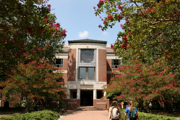 swem_library_outside_red_flowers