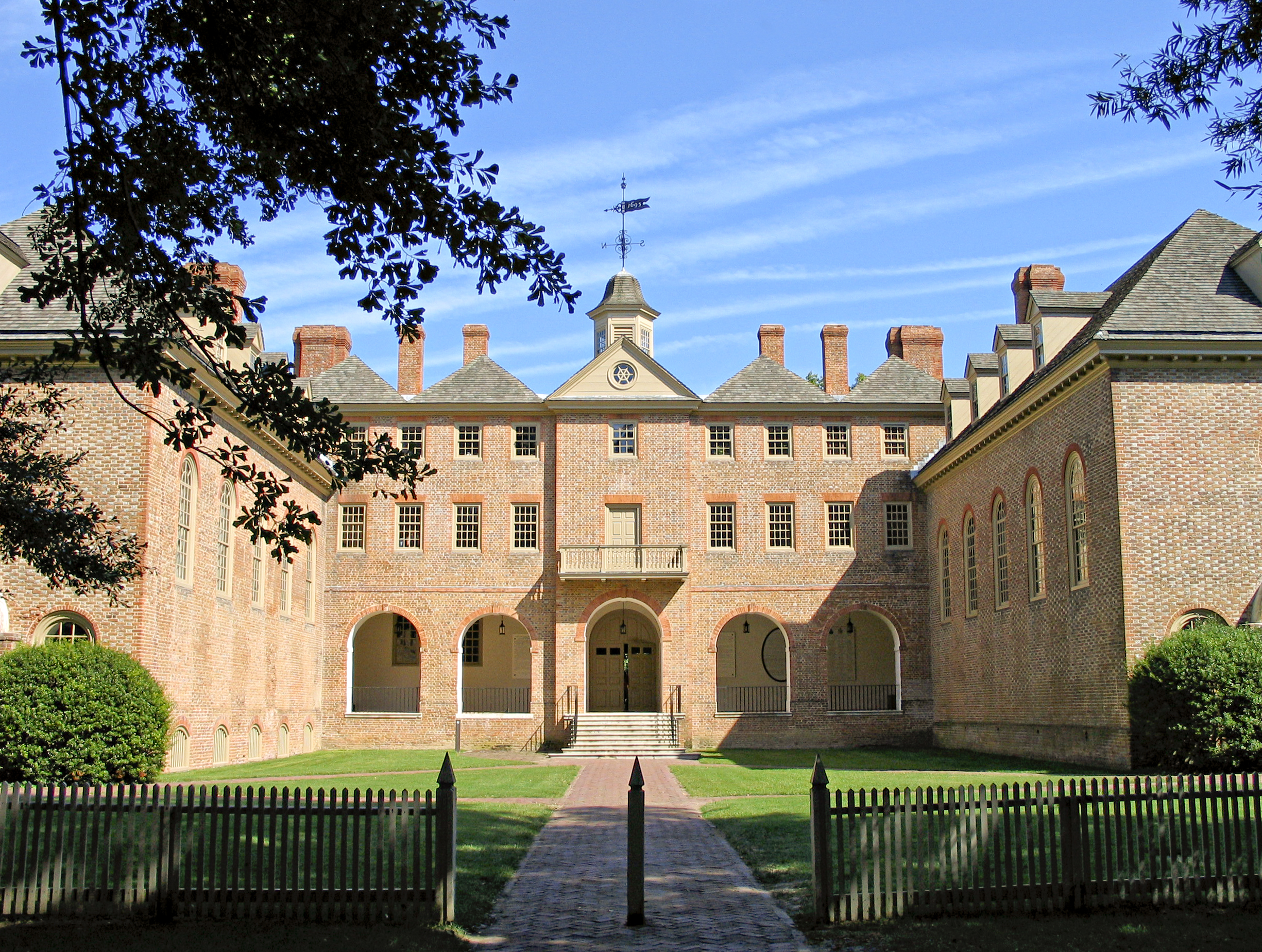 #8 Most Beautiful College Quads in America (Architectural Digest 2024)