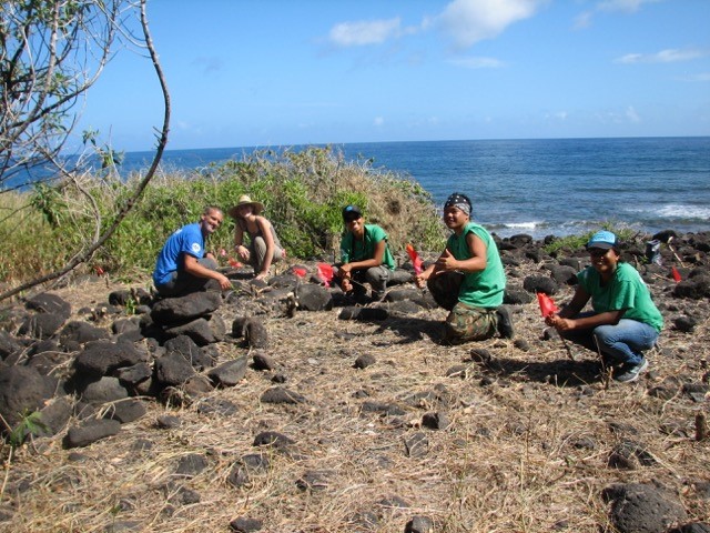 Students at Molili'i field school