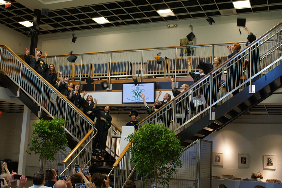 Hats off to the 2018 Art & Art History Graduates!