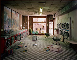 Lori Nix, Laundromat