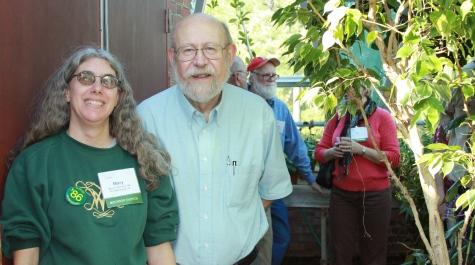 Mary Mainous '86 and Professor Norm Fashing
