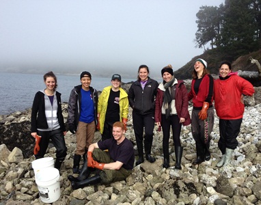 The class enjoys a brief moment of relaxation during field work. 