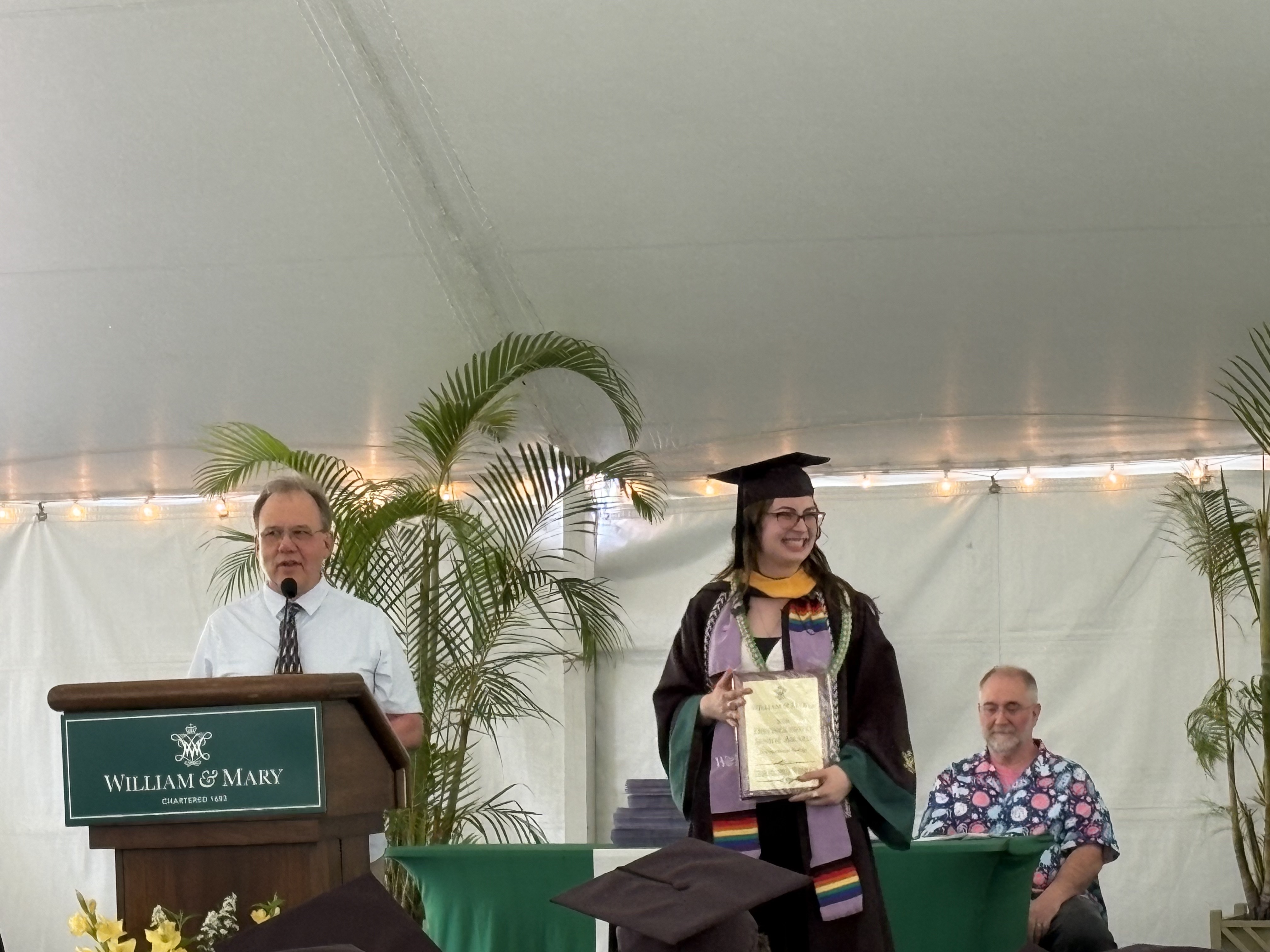 Leah weinraub receiving the senior award in organismal biology