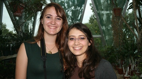 Current biology students Maddie Lisenbee and Caitlyn Laskodi