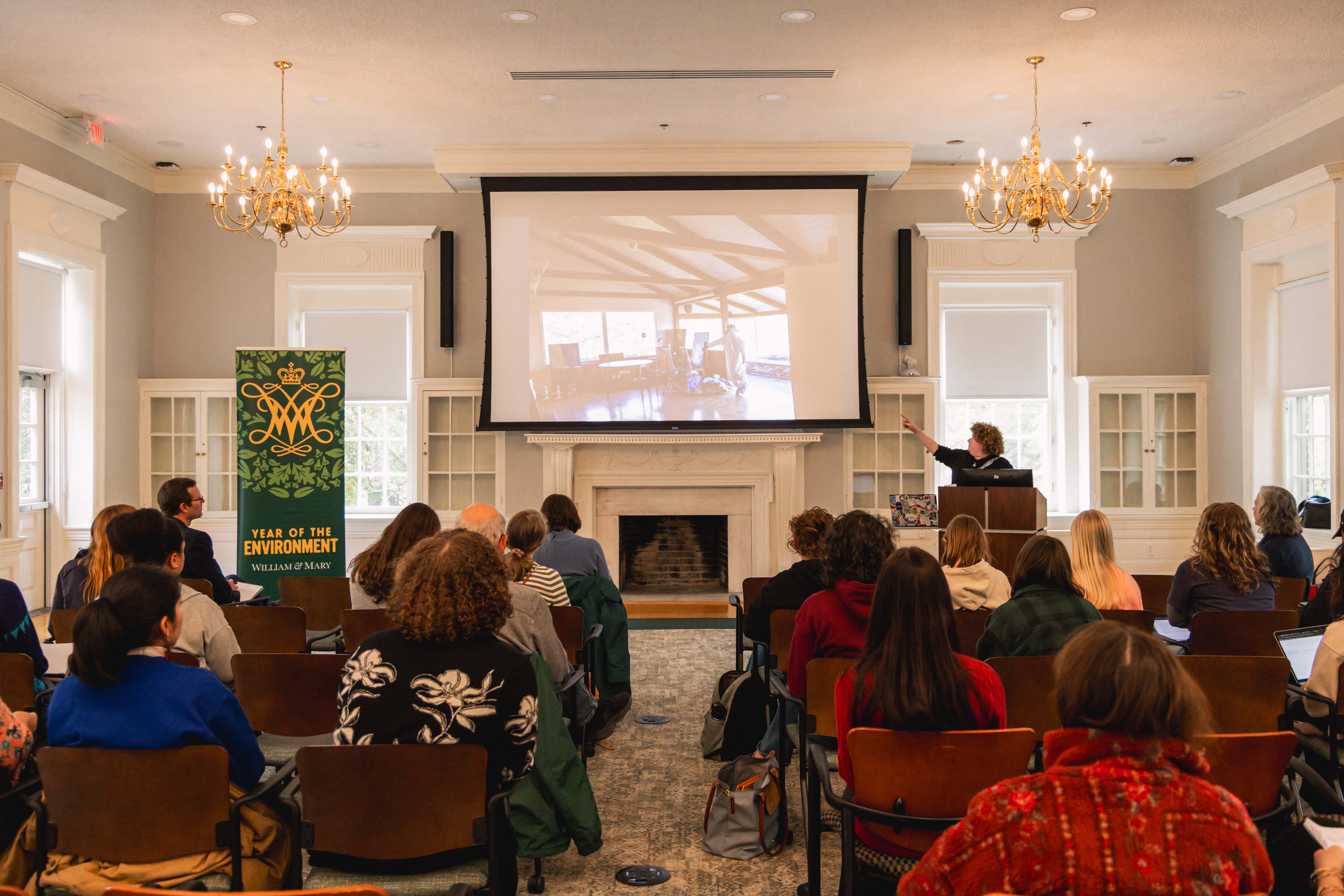 Journalist Nina Dietz discusses her distinctive approach to investigative reporting and photography with members of the campus community in the Grimsley Boardroom Oct. 27. (Photo by Samuel Li).