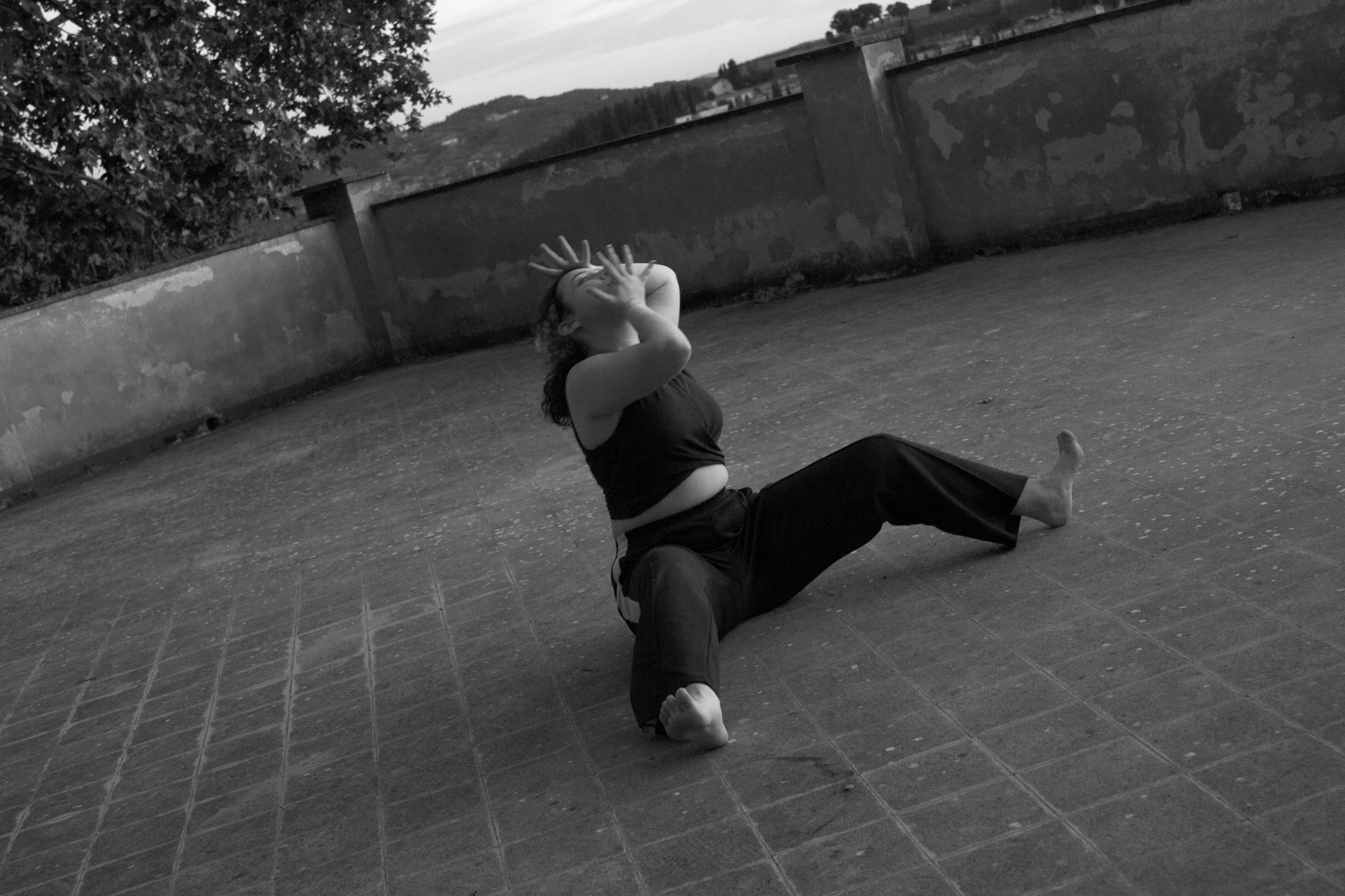 Catron Scholar and kinesiology major Sadie Vaughan '27 performs a self-cheorographed piece at Accademia dell’Arte in Arezzo, Italy, in June 2025. (Courtesy photo)