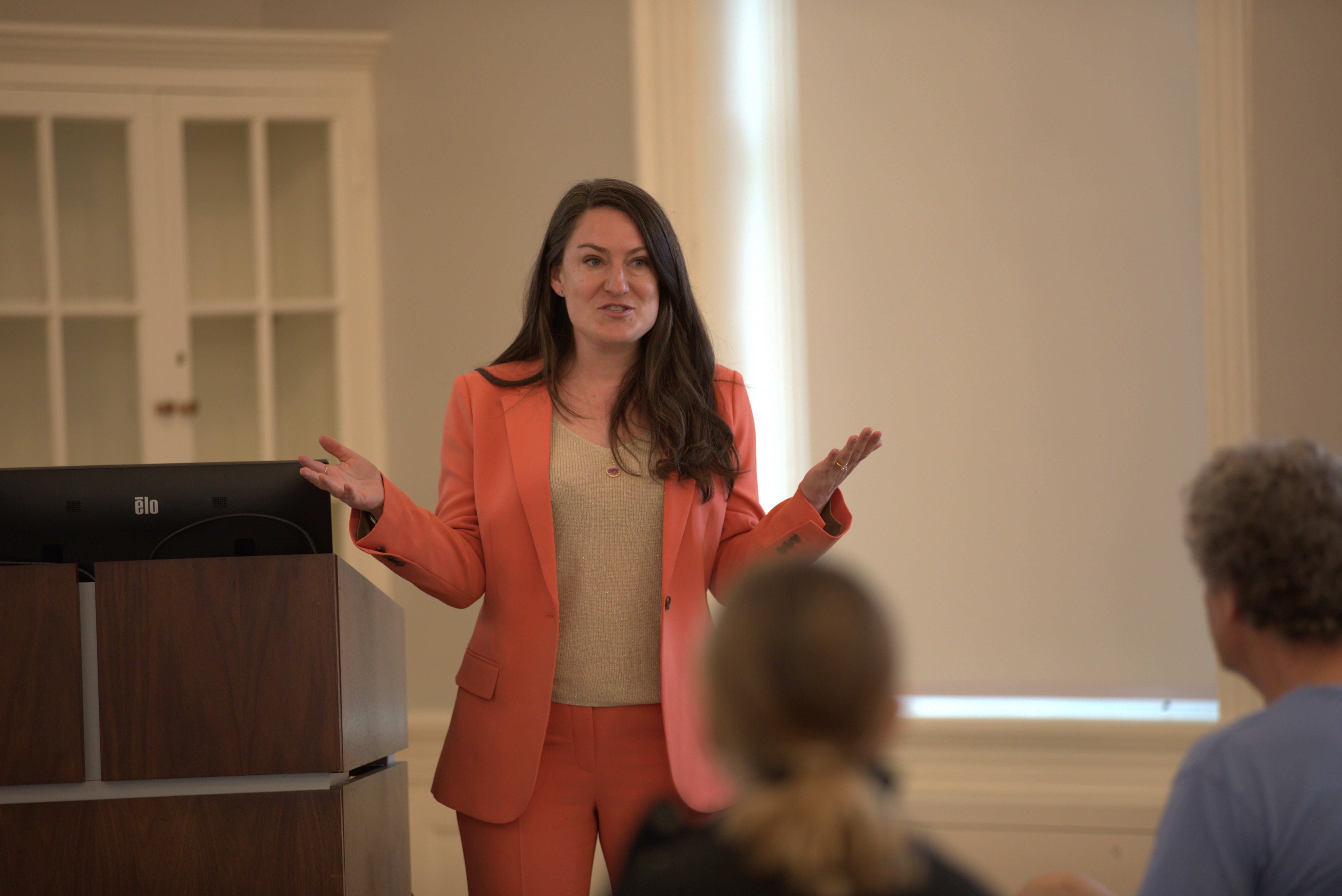 Betsy Korona '03 shares lessons learned from her two-decade career in broadcast journalism March 24 in the Grimsley Board Room. (Photo by Ted Maris-Wolf)