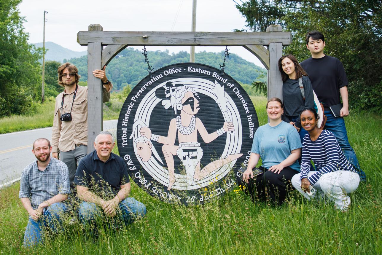 Jeremy Schwartz '26, Connor DeWall '26, Assistant Professor of Anthropology Buck Woodard, Skyler Smith '26, Eliza Fernandez '25, Jinsuh "Cole" Kim '25, and Rehoboth Mesfin '27 (left to right) pause upon arrival to the Qualla Boundary May 18. (Photo by Grace Helmick)