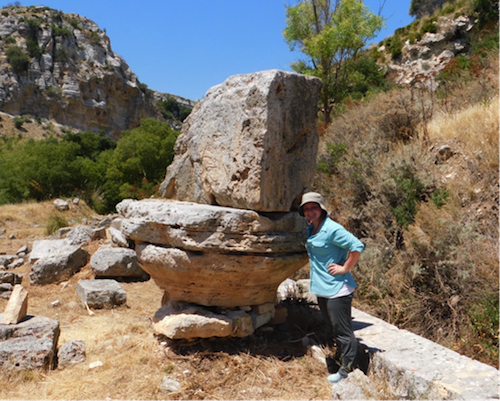 Befriending a Doric capital on site in Segesta