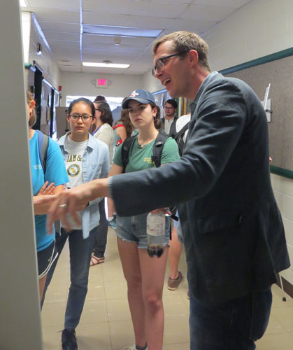 Prof. Andrew Ward discusses his excavation with students