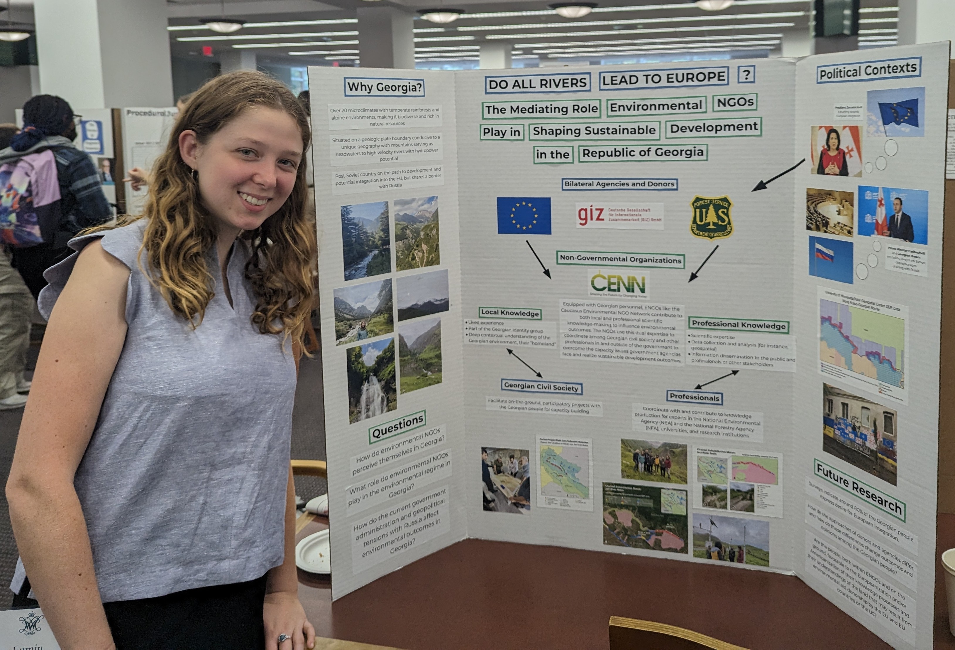 ENSP student presenting research poster
