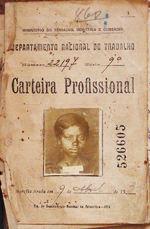 Orphaned as a teenager by her mother’s death, “Tia Marinha” obtained a work permit and landed her first job in the local cigar industry.