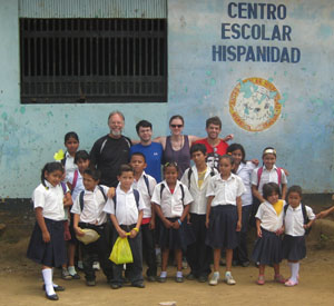 The project team with students at the Partner School in Barrio Camilo Ortega: Prof Arries; Nathan Arries; Prof Lauren Jones; John Pence