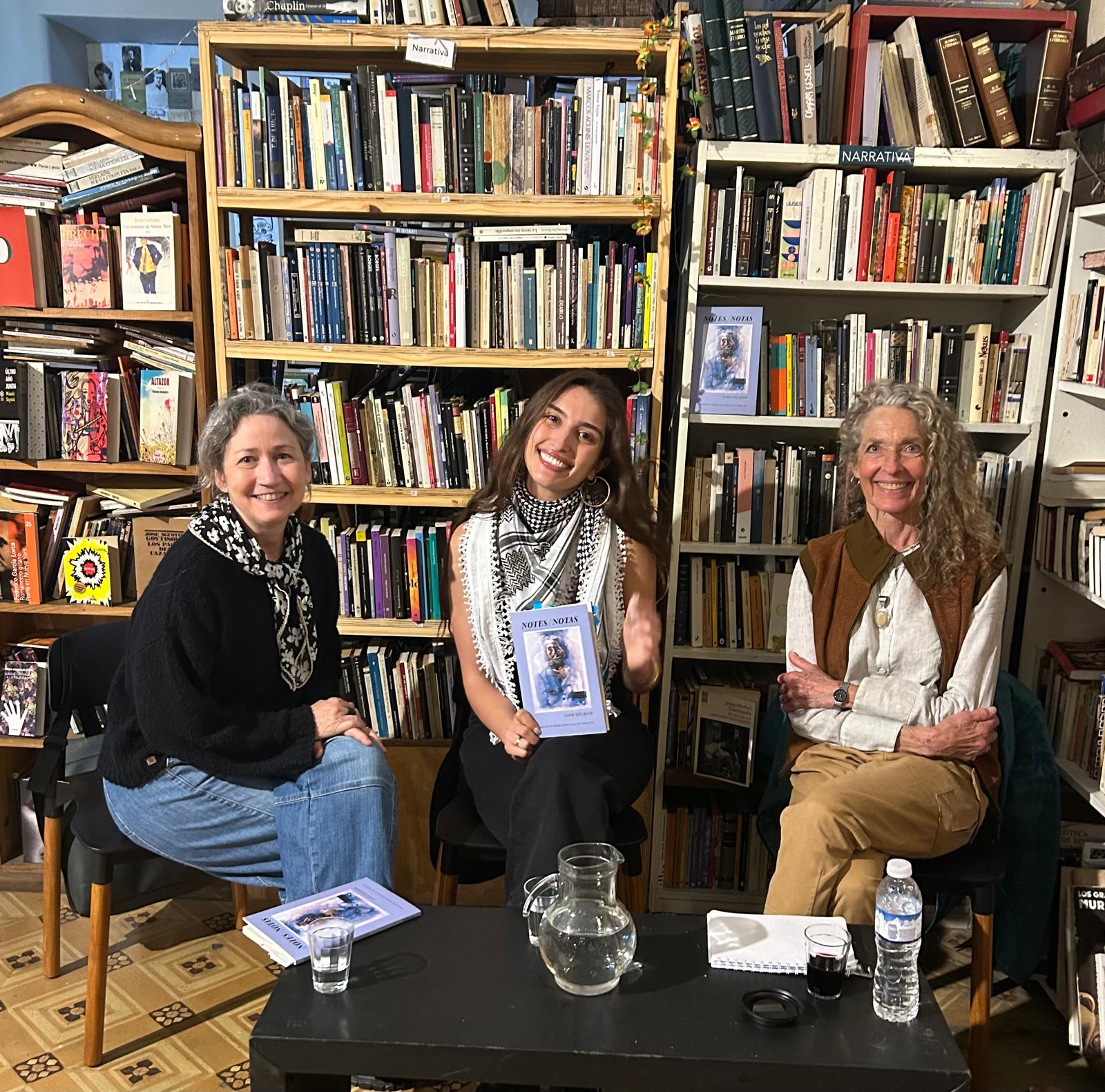 Prof. Tandeciarz and Arianna Afsari, accompanied by renowned translator of Gelman's work, Lisa Rose Bradford, at the book launch in Buenos Aires, Argentina