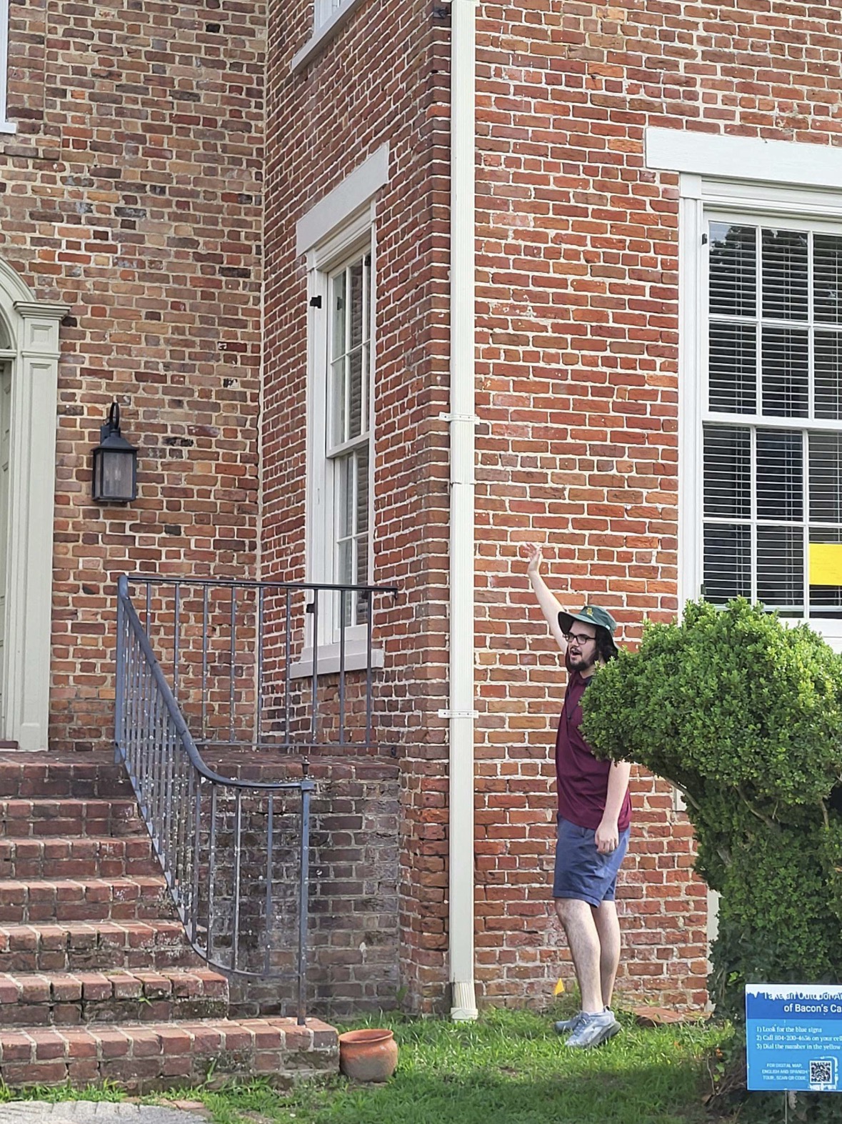 Shawn Nassaney ‘27 gives a lecture to his students about analyzing bricks to estimate the age of a building. Photo courtesy of Nassaney.