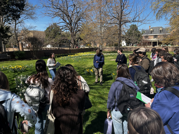 Senior Meghan McCarthy discussing enslaved people's reaction to Cornwallis's invasion of Virginia on the Revolutionary Transformations Tour