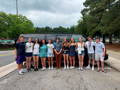 Instructor Elliot Warren with History 217 Students