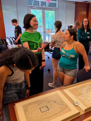 Instructor Jenna Hardin with History 219 Students, 2026