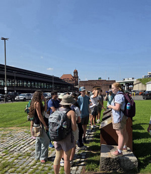Jessica Brabble with History 218 students at the site of Lumpkin's Jail, Richmond, 2025