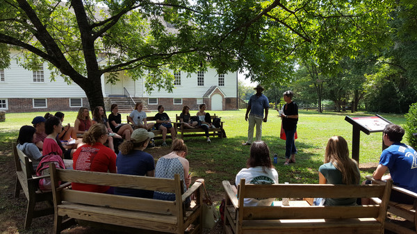 NIAHD Students with Dr. Julie Richter in Colonial Williamsburg