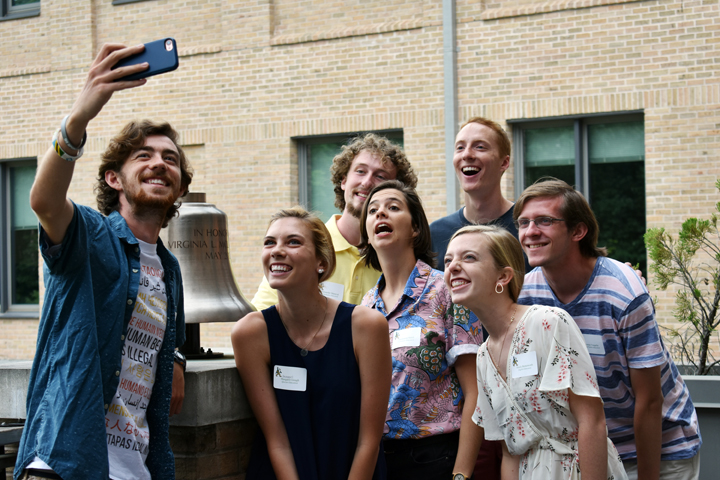 New graduate students in the School of Education take a selfie together as part of a scavenger hunt during orientation. (Photo courtesy of the W&M School of Education)