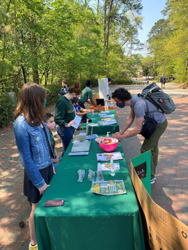 Students vote for their favorite project by making a gift to W&M. (Photo courtesy of William Hamlett '23)