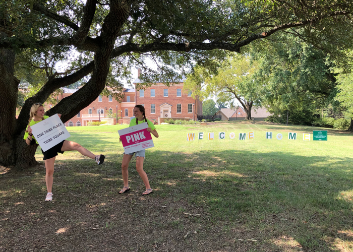 Orientation aides welcome new students to campus. (Photo by Adrienne Berard)