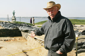 Kelso welcomes tourists to the rediscovered James Fort. By David Williard.