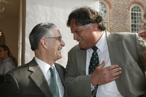 Prentis Award winner Tommy Norment with W&M President Gene R. Nichol. By Stephen Salpukas.