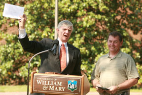 Tom Meier receives Duke Award from Taylor Reveley. By Stephen Salpukas.