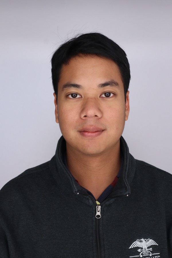 Headshot of Peerawut Ruangsawasdi