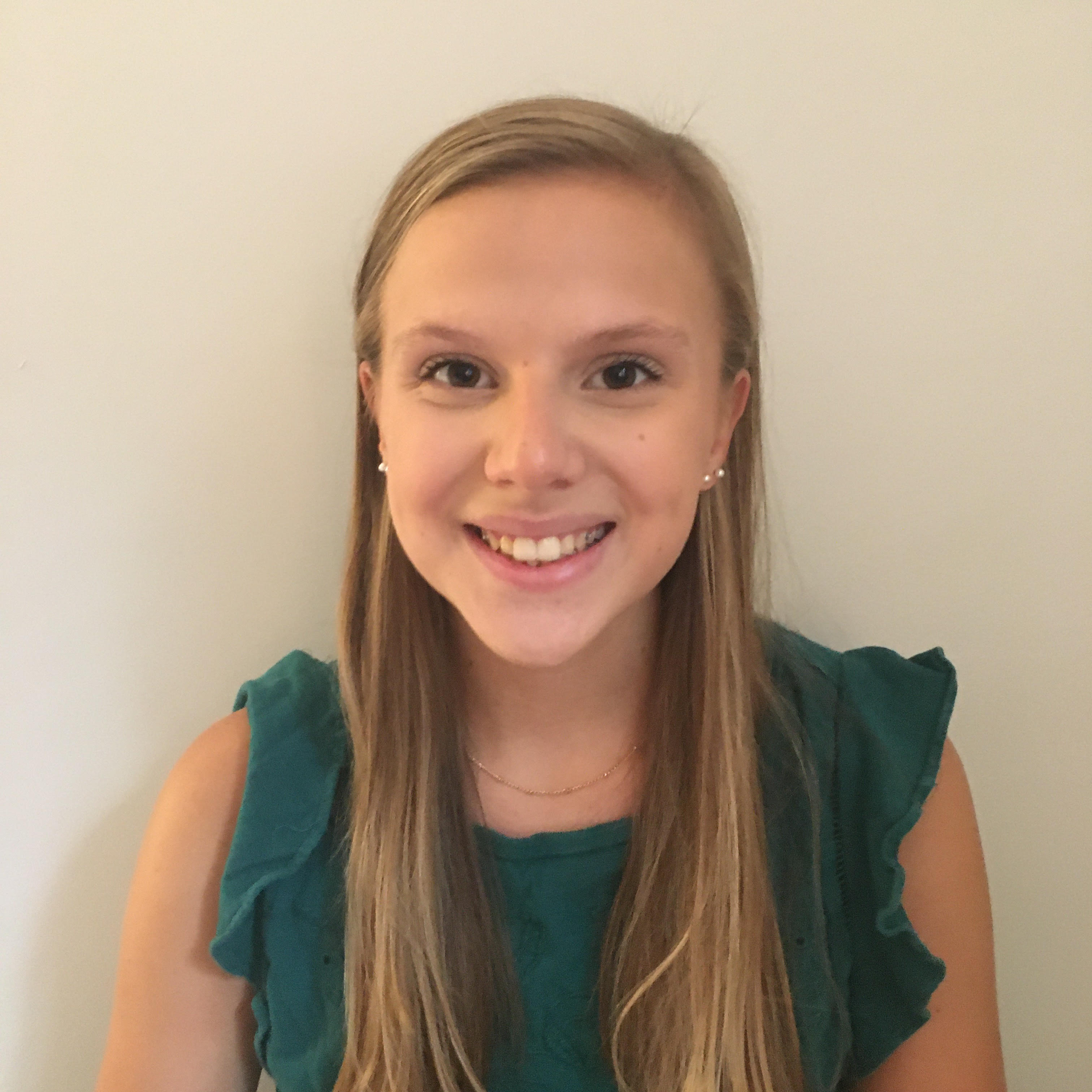  Elizabeth Holemans '23