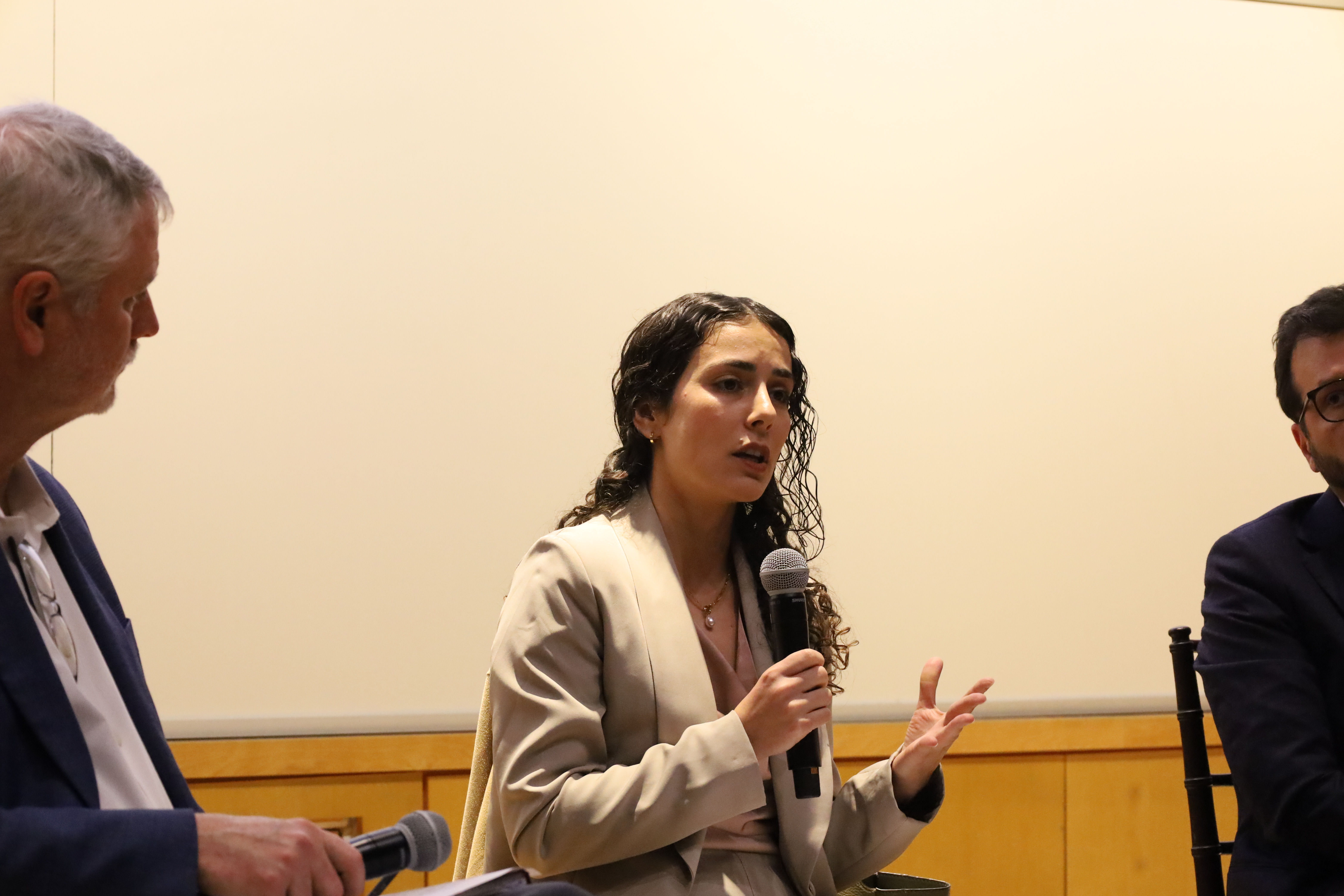 Ameni Mehrez speaking on GRI panel