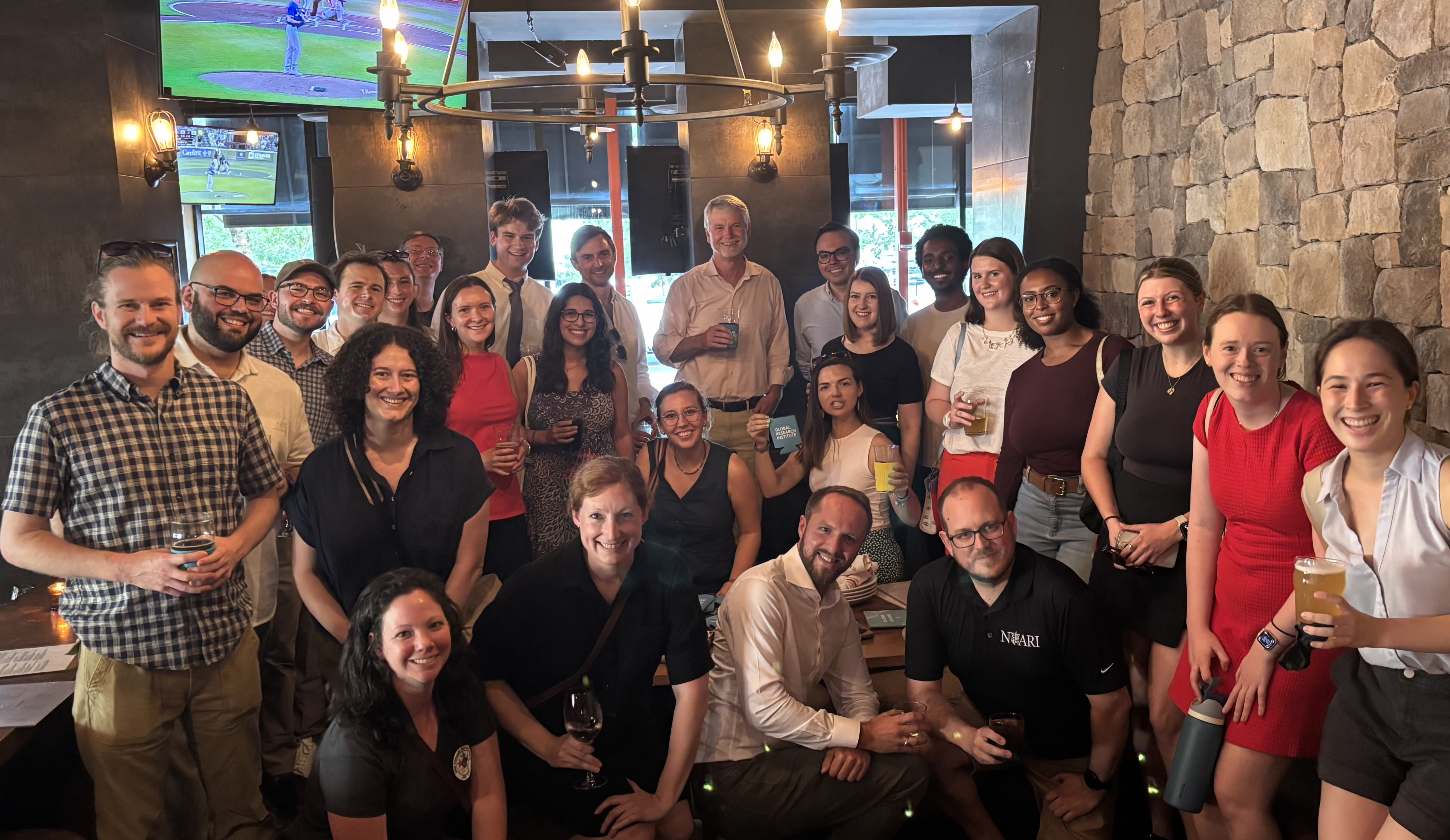 Alumni gather with GRI Faculty in DC 