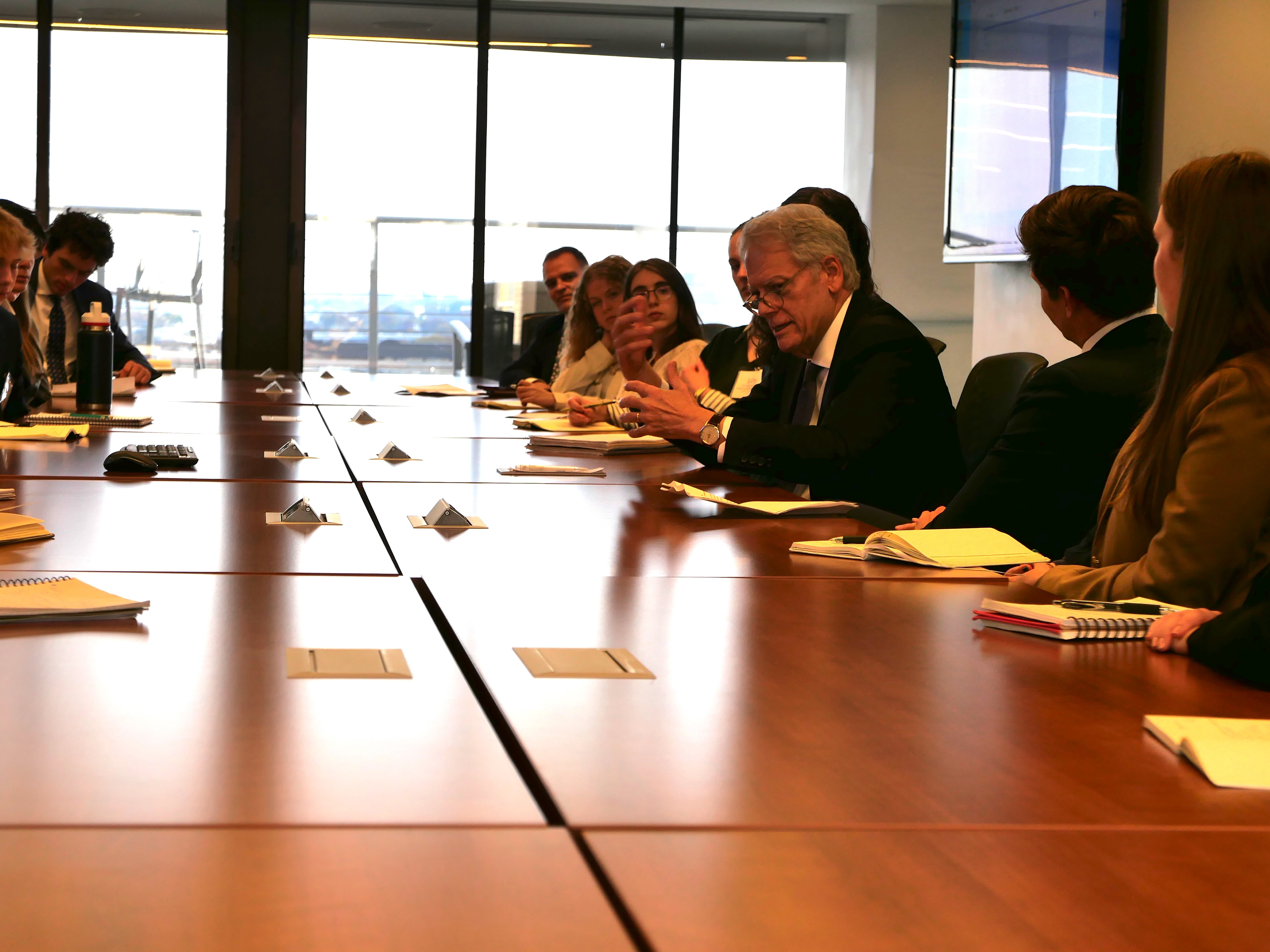 Global Scholars meet with Jeff De Laurentis at the UN Foundation