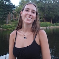 Chloe Thompson headshot