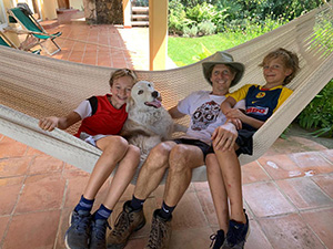 David Luhnow with sons Andrew (l) and Bobby and Snowy.