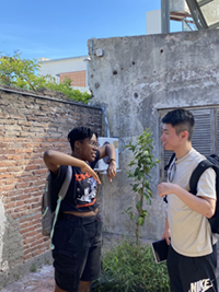 Hablo Tyler '23 and Jiachen Wang '23 (Photo credit: Teresa Longo)