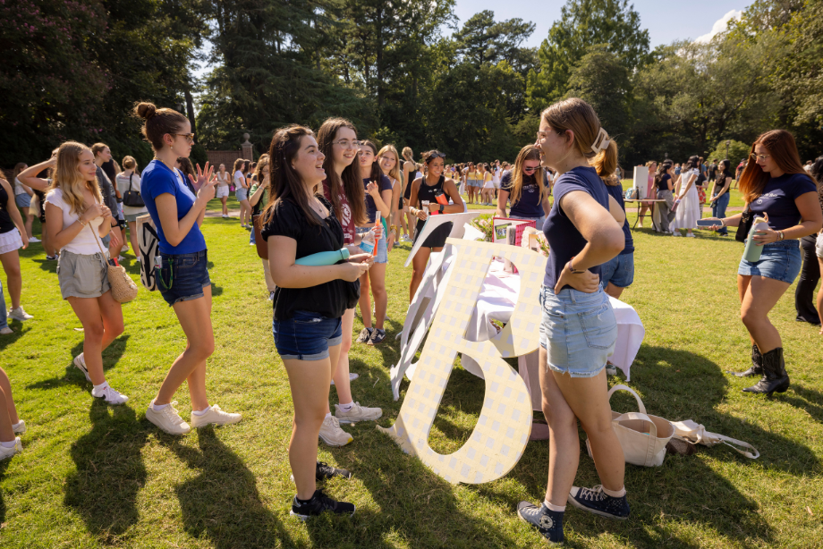 Students meet chapter members at the Fraternity & Sorority Life meet and greet, learning more about Panhellenic life at William & Mary. (photo by Timothy Sofranko, courtesy of University Marketing)