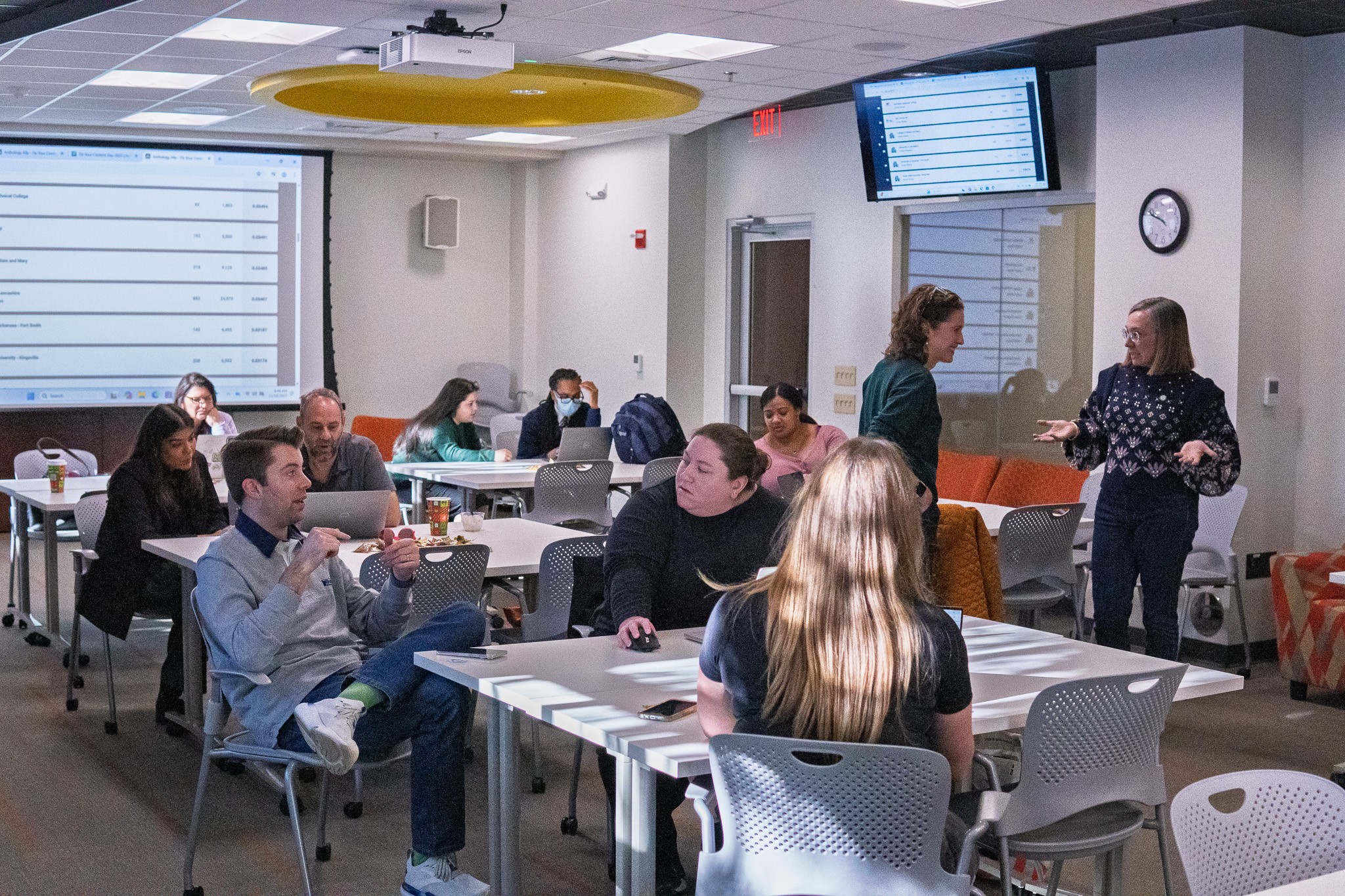 Filza Khan, Digital Accessibility Specialist, assisting Faculty during Fix Your Content Day.