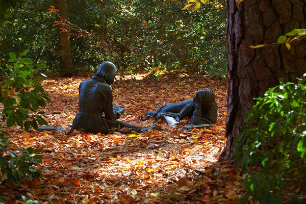 statues_at_crim_dell_meadows